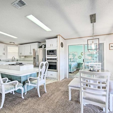 Retreat On The River With Boat Dock, Porch, And Grill! 霍莫萨萨 外观 照片