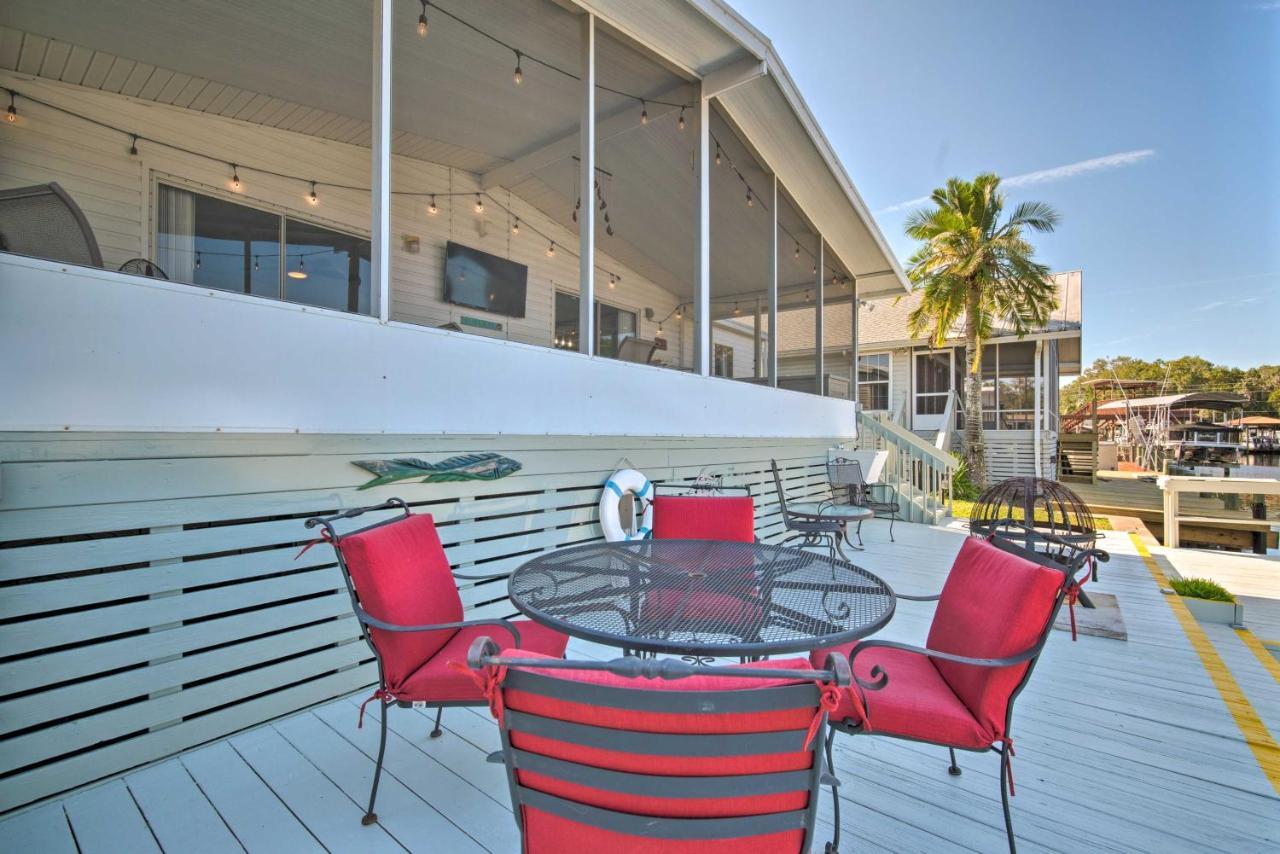 Retreat On The River With Boat Dock, Porch, And Grill! 霍莫萨萨 外观 照片
