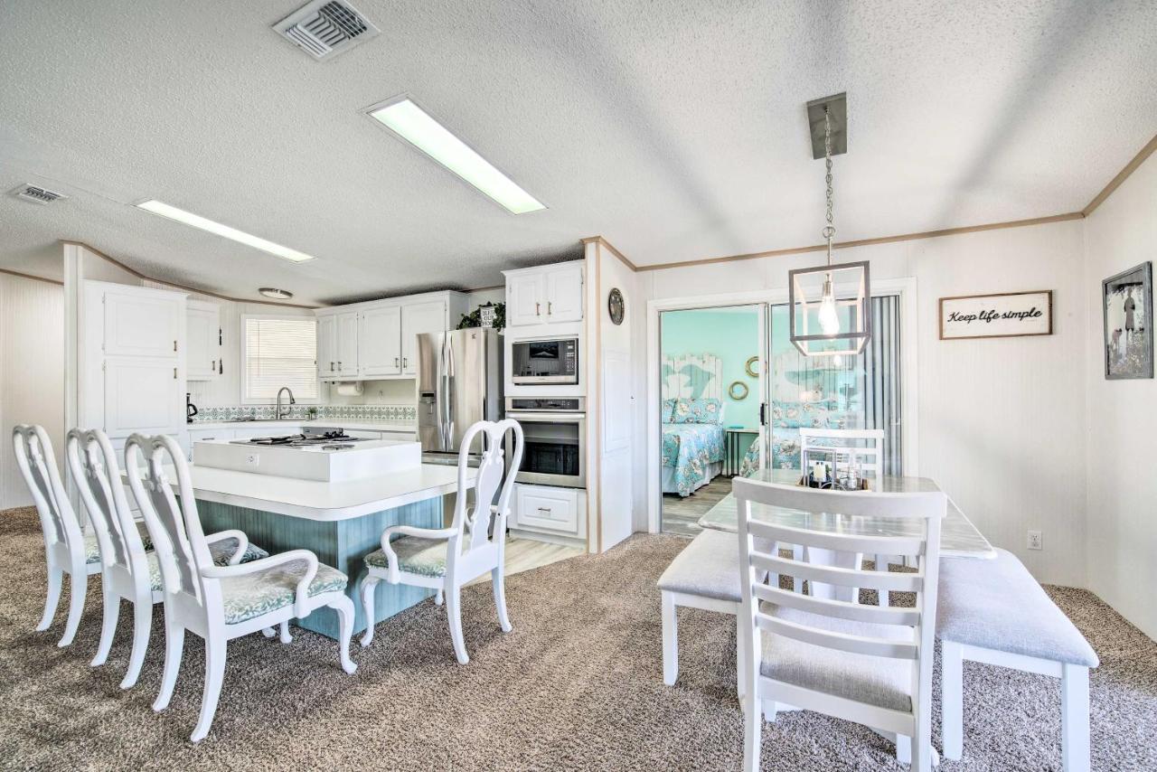 Retreat On The River With Boat Dock, Porch, And Grill! 霍莫萨萨 外观 照片