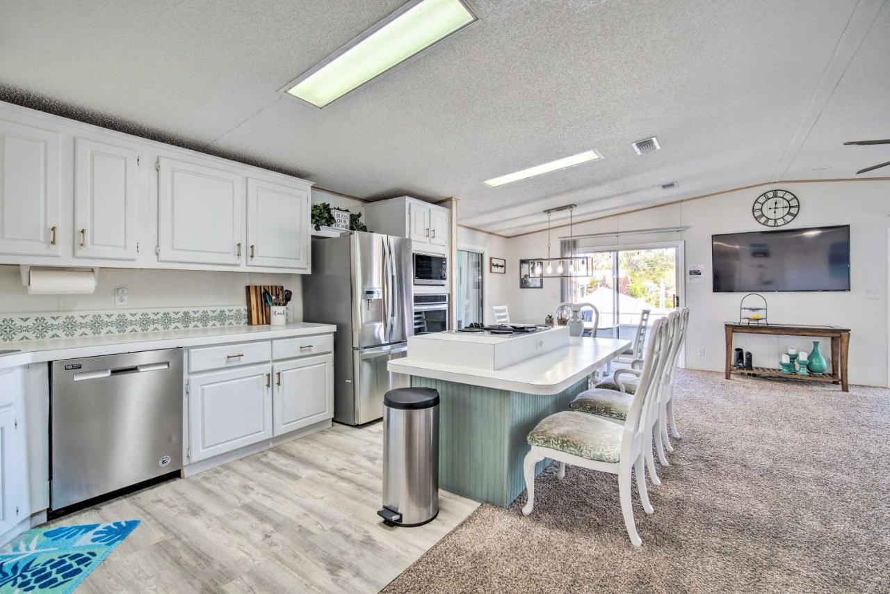 Retreat On The River With Boat Dock, Porch, And Grill! 霍莫萨萨 外观 照片